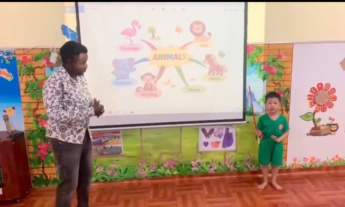 Ảnh 5/5 – KHƠI MỞ “CỬA SỔ VÀNG” NGÔN NGỮ – CHO TRẺ MẦM NON LÀM QUEN VỚI TIẾNG ANH TỪ SỚM TẠI TRƯỜNG MẦM NON 20/10