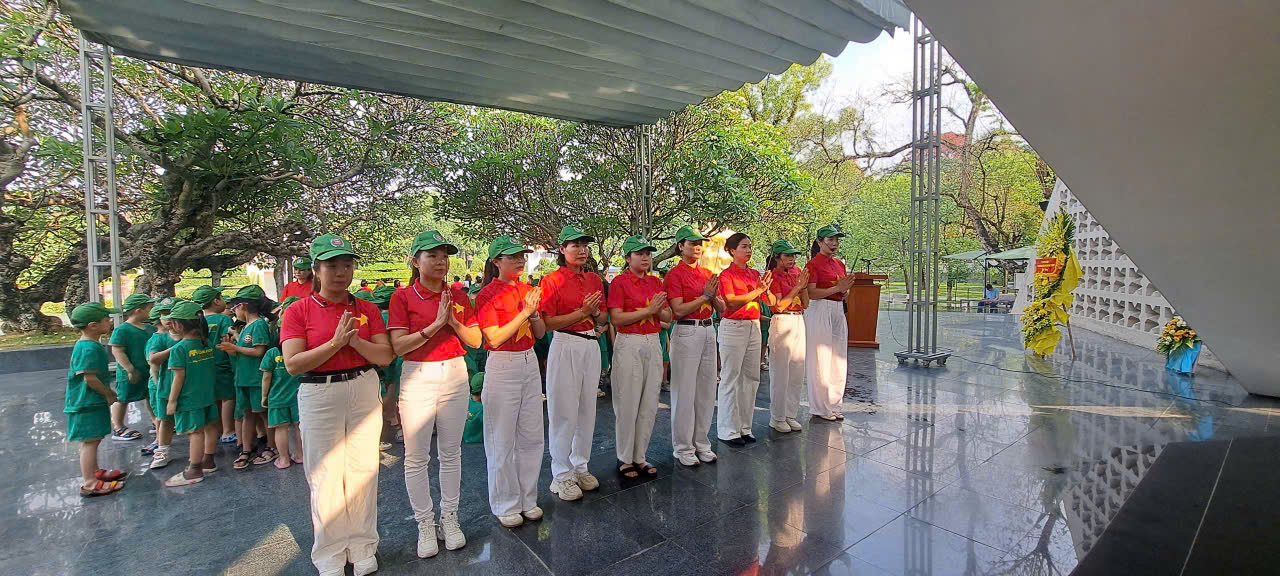 Ảnh 2/5 – TRƯỜNG MẦM NON 20/10 GIÁO DỤC TRUYỀN THỐNG YÊU NƯỚC CHO TRẺ QUA HOẠT ĐỘNG TRẢI NGHIỆM THỰC TẾ