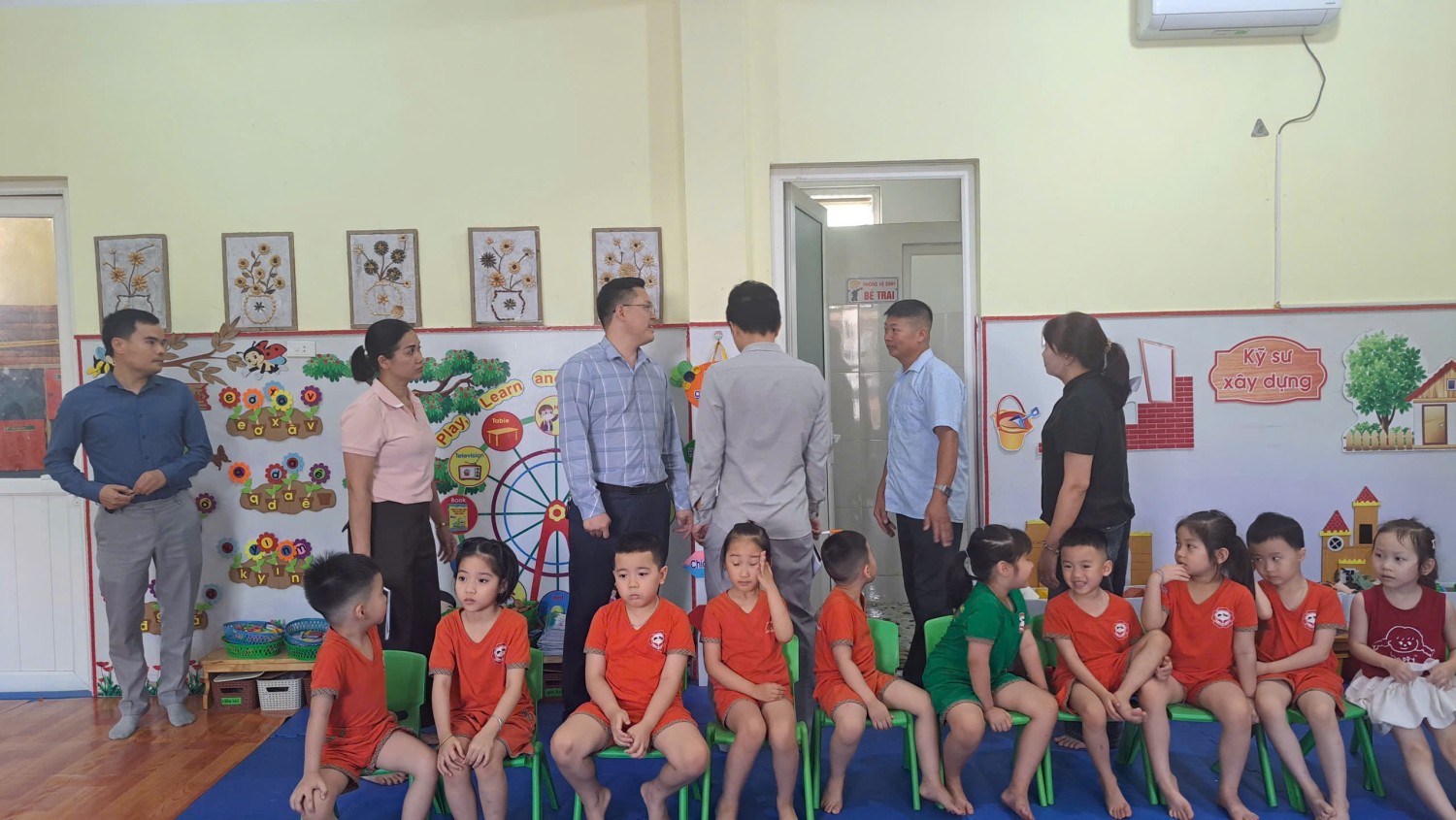 Ảnh 4/5 – TRƯỜNG MẦM NON 20/10 QUAN TÂM KIỂM TRA, RÀ SOÁT THỰC TRẠNG CƠ SỞ VẬT CHẤT PHỤC VỤ CHĂM SÓC, GIÁO DỤC