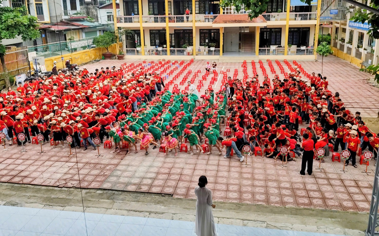 Ảnh 9/31 – CÁC BÉ MẪU GIÁO 5 - 6 TUỔI TRƯỜNG MẦM NON 7/5 THAM QUAN, TRẢI NGHIỆM TẠI TRƯỜNG TIỂU HỌC TÔ VĨNH DIỆN