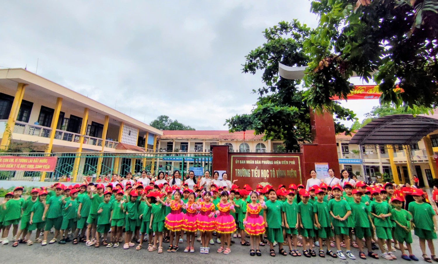 Ảnh 31/31 – CÁC BÉ MẪU GIÁO 5 - 6 TUỔI TRƯỜNG MẦM NON 7/5 THAM QUAN, TRẢI NGHIỆM TẠI TRƯỜNG TIỂU HỌC TÔ VĨNH DIỆN