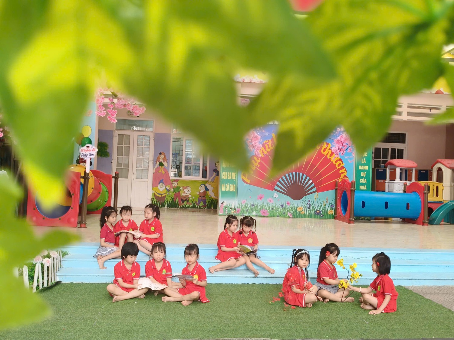 Ảnh 7/16 – MỘT CHUYẾN ĐÒ SANG SÔNG