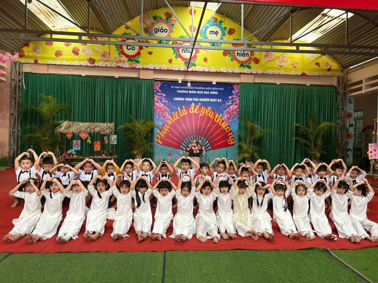 Ảnh 10/16 – MỘT CHUYẾN ĐÒ SANG SÔNG