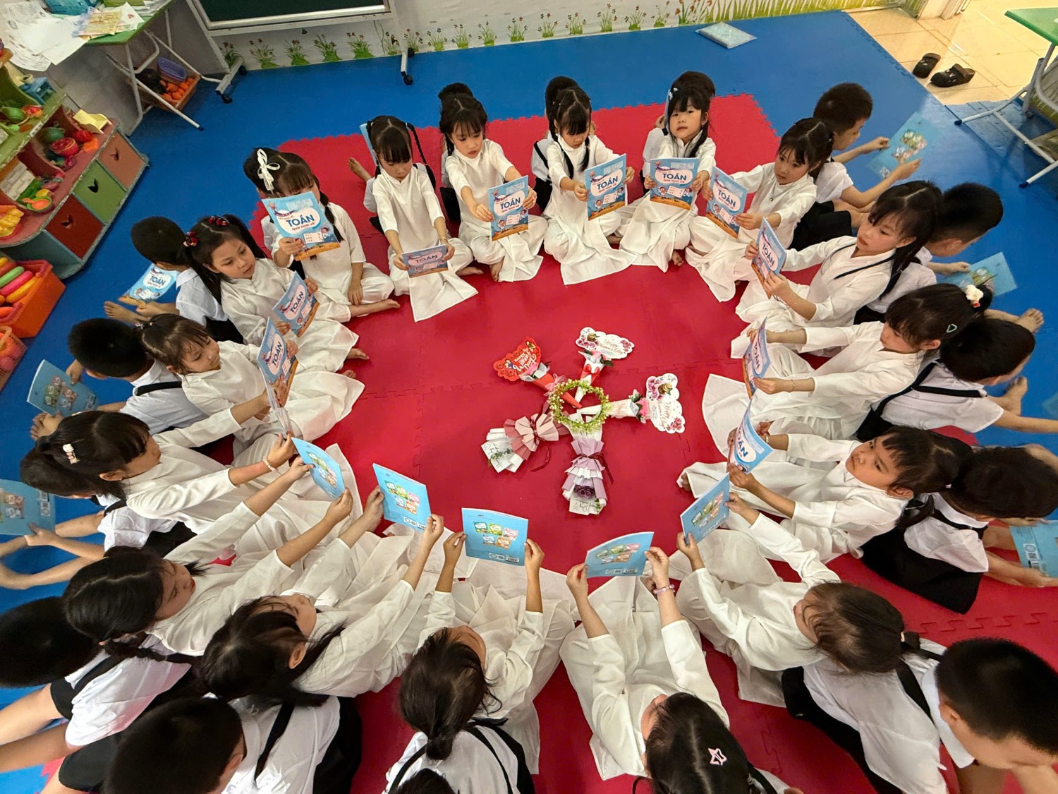 Ảnh 15/16 – MỘT CHUYẾN ĐÒ SANG SÔNG