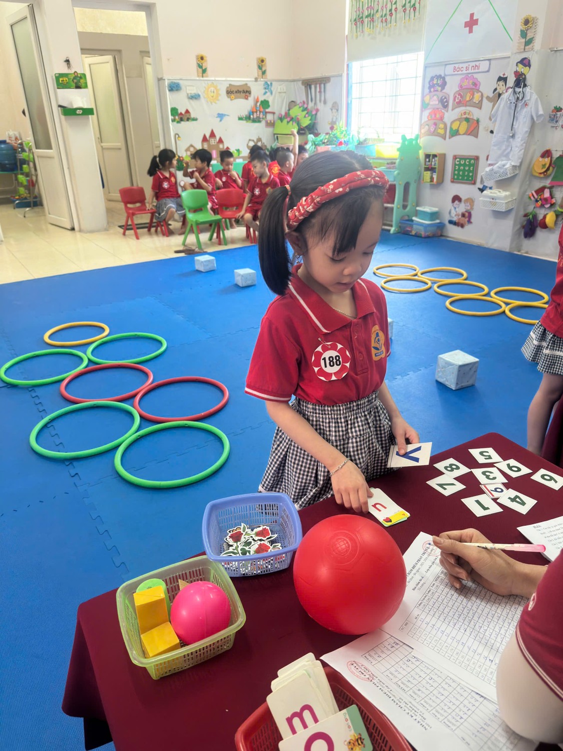 Ảnh 8/13 – TRƯỜNG MẦM NON HOA HỒNG TƯNG BỪNG TỔ CHỨC HỘI THI “BÉ KHỎE – BÉ NGOAN” NĂM HỌC 2025 – 2026