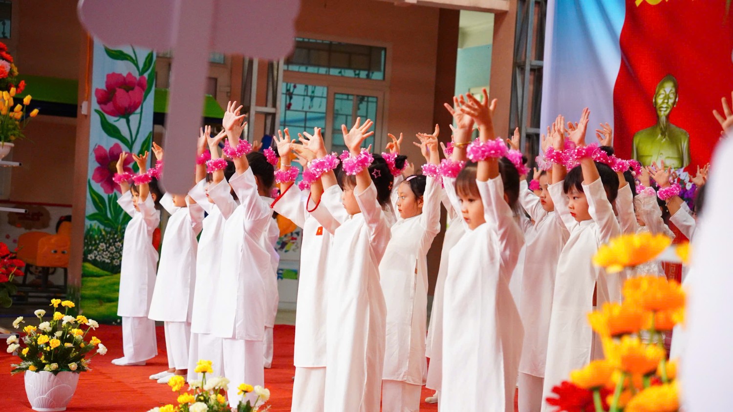 Ảnh 4/17 – Xúc cảm người lái đò trường Mầm non Hoa Hồng khi “ Một chuyến đò sang sông” năm học 2025 – 2026
