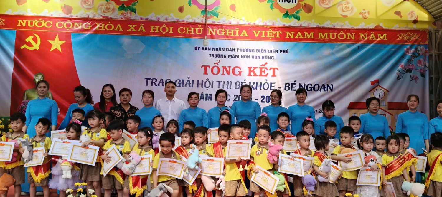 Ảnh 9/17 – Xúc cảm người lái đò trường Mầm non Hoa Hồng khi “ Một chuyến đò sang sông” năm học 2025 – 2026