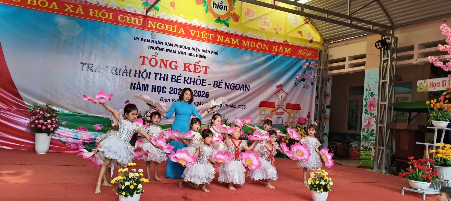 Ảnh 12/17 – Xúc cảm người lái đò trường Mầm non Hoa Hồng khi “ Một chuyến đò sang sông” năm học 2025 – 2026