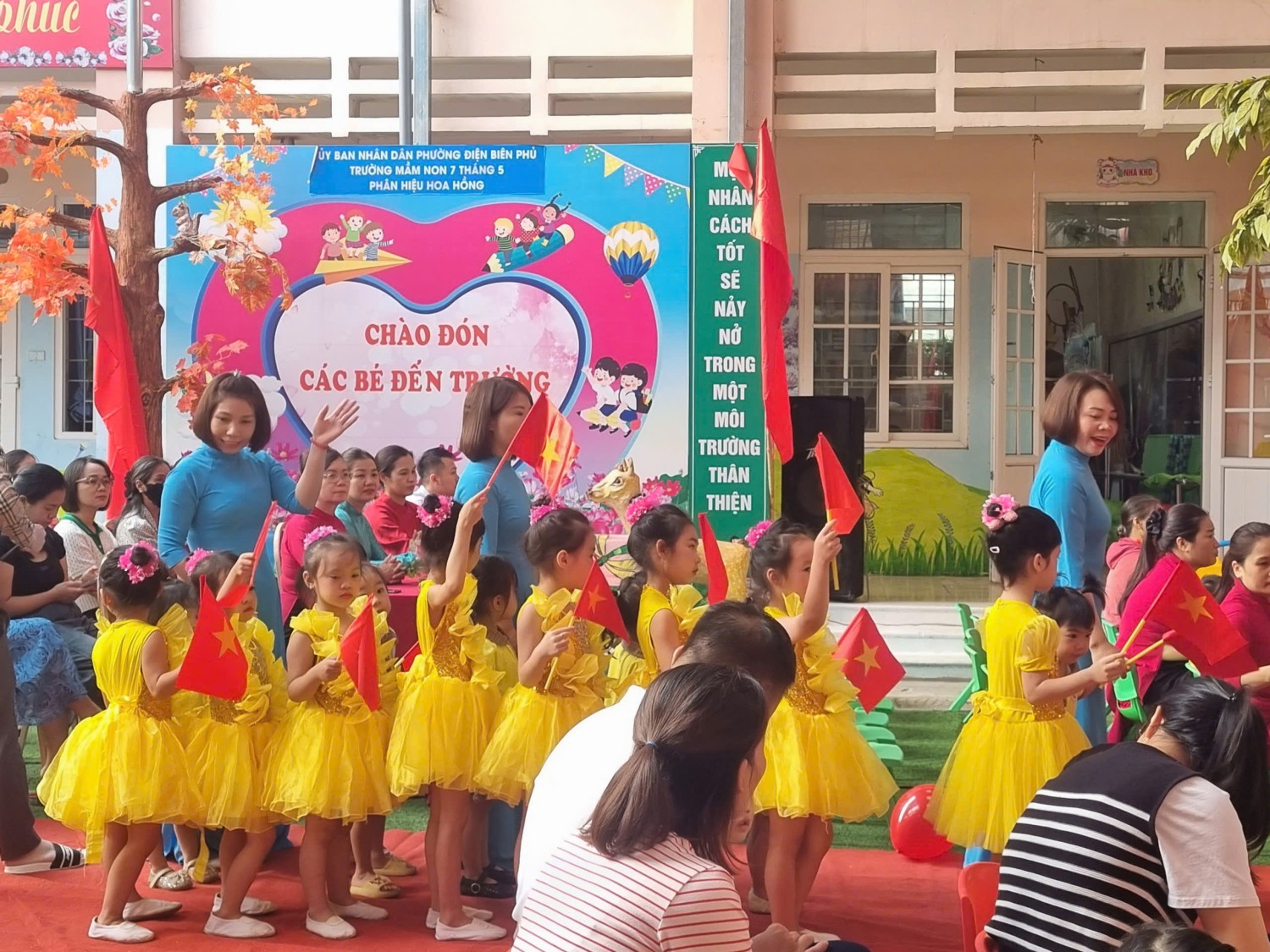 Ảnh 15/15 – Phân hiệu Hoa Hồng, trường MN 7/5 tưng bừng trong Lễ Khai giảng năm học mới!