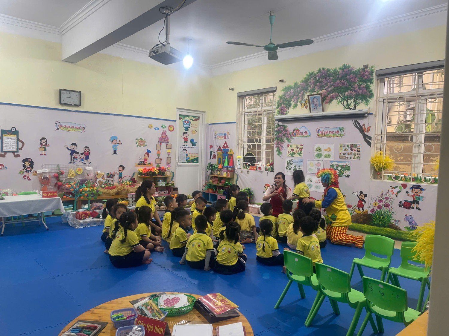 Ảnh 15/22 – NHỮNG BÔNG HOA TỎA SÁNG – TRƯỜNG MẦM NON THANH BÌNH KHẲNG ĐỊNH CHẤT LƯỢNG GIÁO VIÊN TẠI HỘI THI GIÁO VIÊN DẠY GIỎI CẤP PHƯỜNG