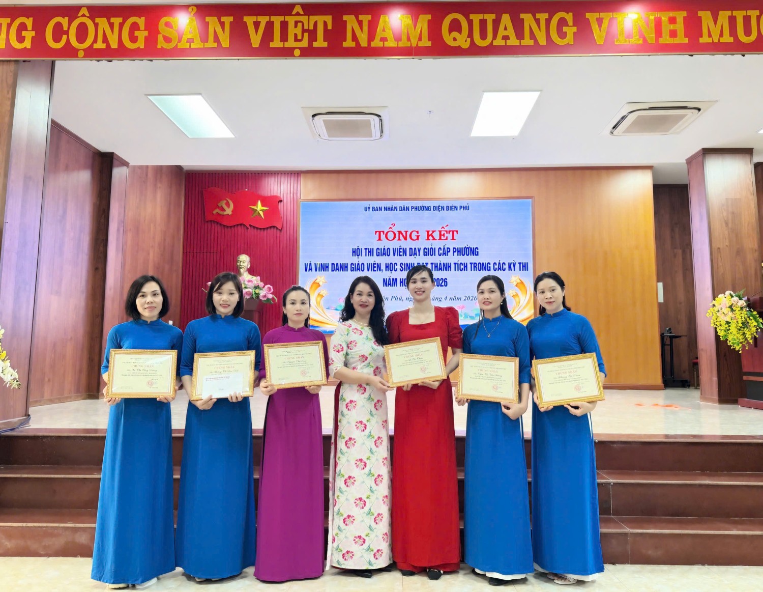 Ảnh 2/22 – NHỮNG BÔNG HOA TỎA SÁNG – TRƯỜNG MẦM NON THANH BÌNH KHẲNG ĐỊNH CHẤT LƯỢNG GIÁO VIÊN TẠI HỘI THI GIÁO VIÊN DẠY GIỎI CẤP PHƯỜNG