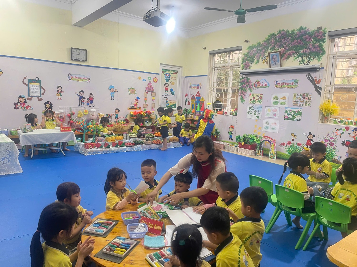 Ảnh 22/22 – NHỮNG BÔNG HOA TỎA SÁNG – TRƯỜNG MẦM NON THANH BÌNH KHẲNG ĐỊNH CHẤT LƯỢNG GIÁO VIÊN TẠI HỘI THI GIÁO VIÊN DẠY GIỎI CẤP PHƯỜNG