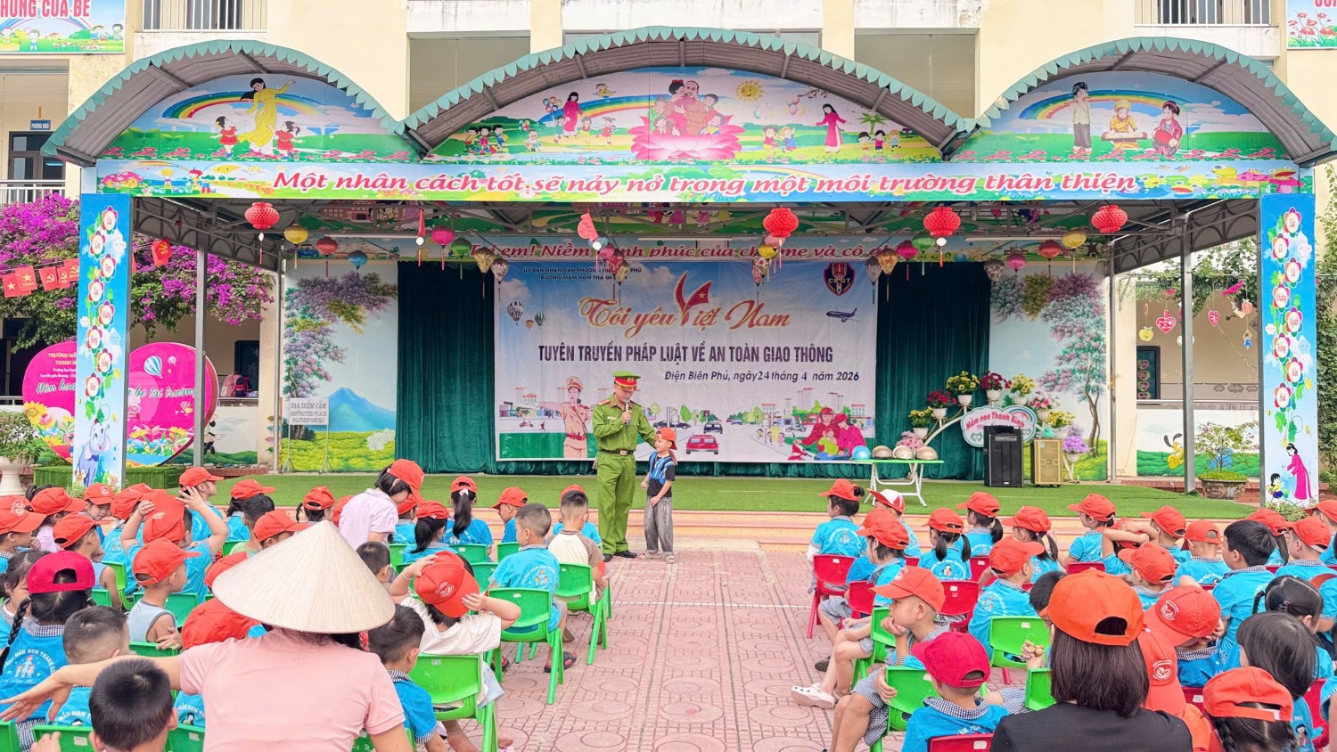 Ảnh 4/13 – AN TOÀN GIAO THÔNG – HẠNH PHÚC CỦA MỌI NHÀ