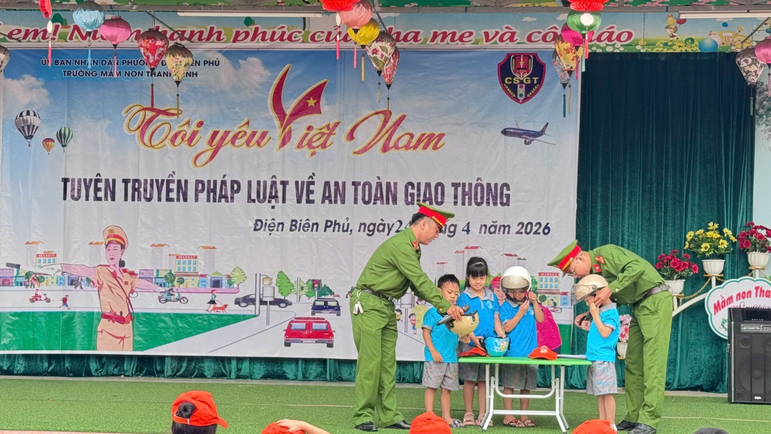 Ảnh 5/13 – AN TOÀN GIAO THÔNG – HẠNH PHÚC CỦA MỌI NHÀ