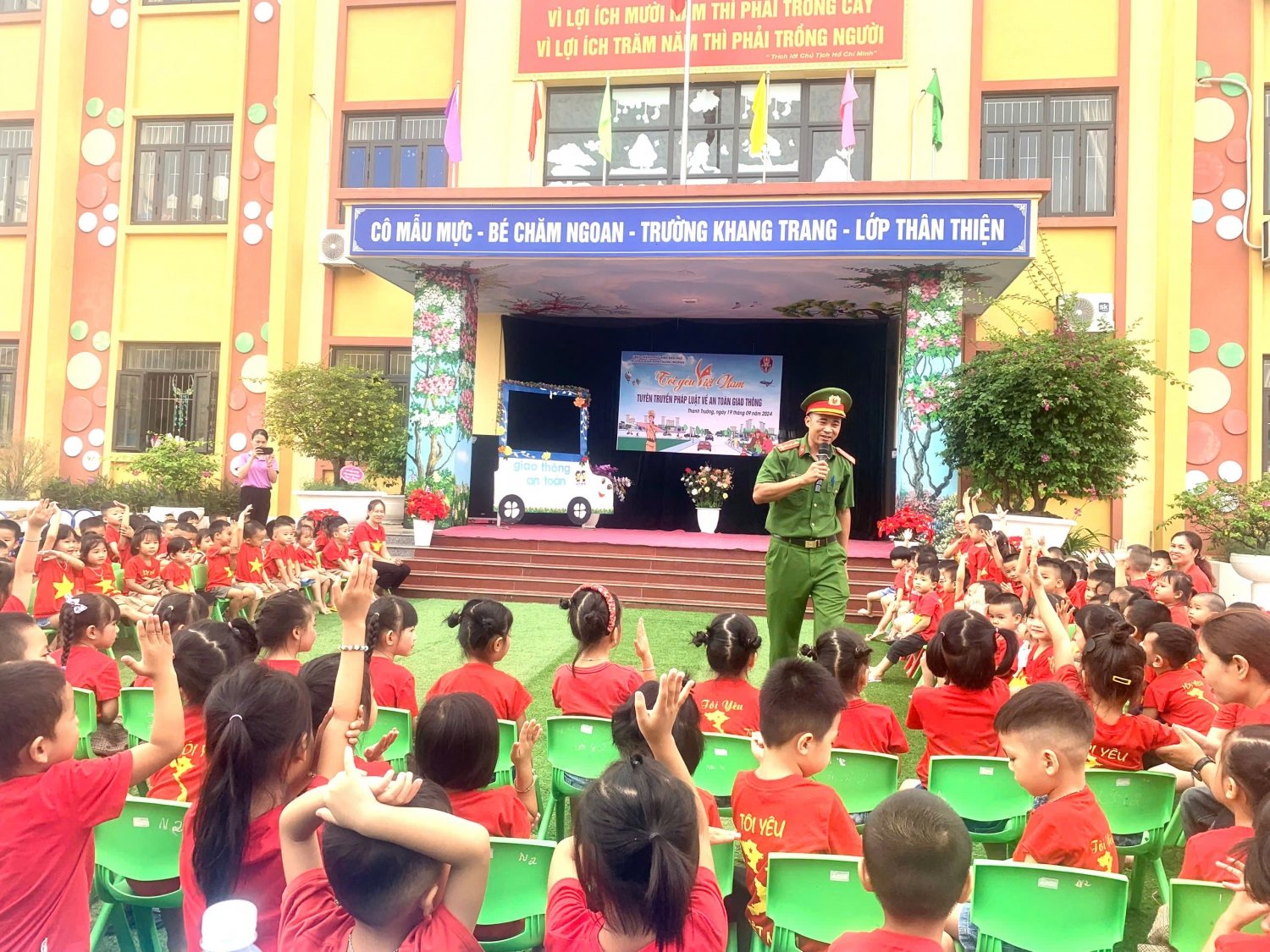 Ảnh 7/8 – TRƯỜNG MẦM NON THANH TRƯỜNG TỔ CHỨC TUYÊN TRUYỀN, PHỔ BIẾN, GIÁO DỤC PHÁP LUẬT VỀ AN TOÀN GIAO THÔNG NĂM HỌC 2024 - 2025