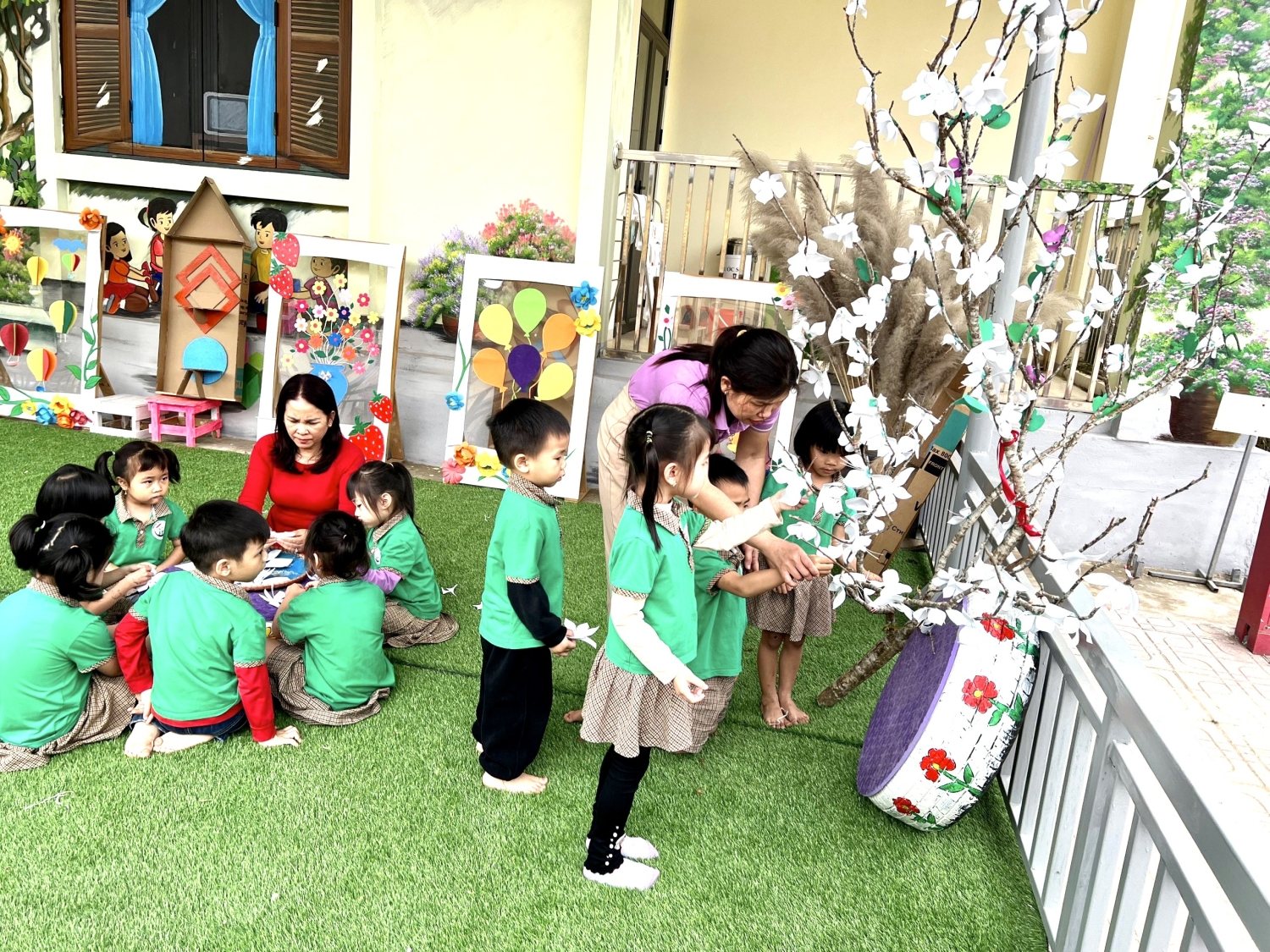 Ảnh 10/10 – TRƯỜNG MẦM NON THANH TRƯỜNG TÍCH CỰC TUYÊN TRUYỀN VÀ HƯỞNG ỨNG LỄ HỘI HOA BAN NĂM 2025