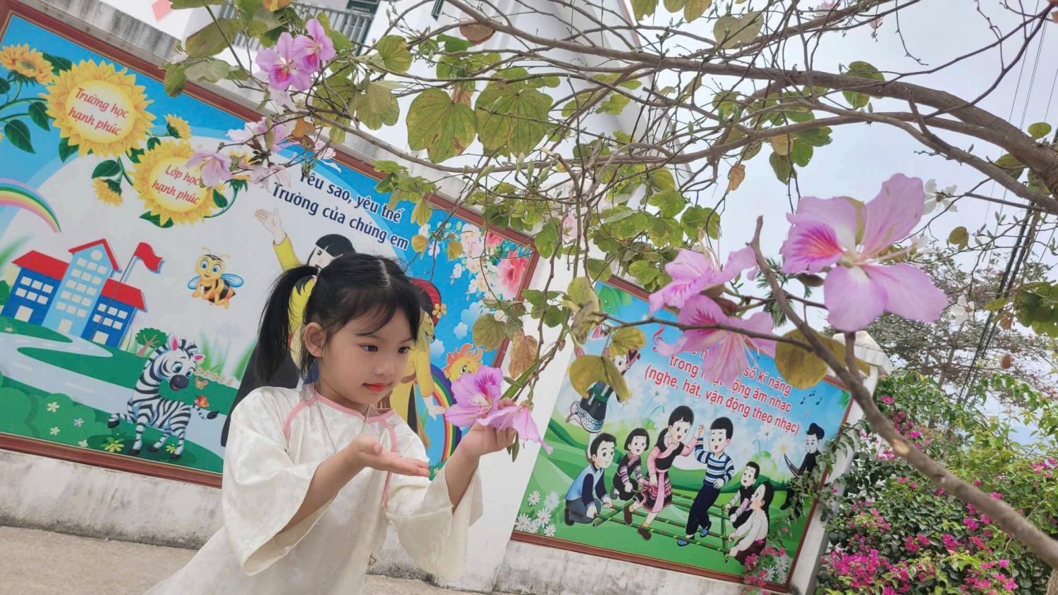 Ảnh 7/10 – TRƯỜNG MẦM NON THANH TRƯỜNG TÍCH CỰC TUYÊN TRUYỀN VÀ HƯỞNG ỨNG LỄ HỘI HOA BAN NĂM 2025