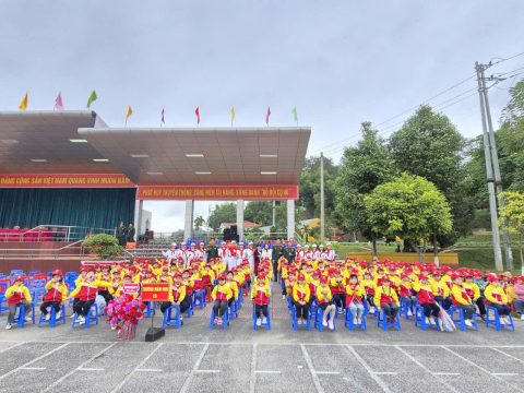 Ảnh 11/17 – HOẠT ĐỘNG ĐỀN ƠN ĐÁP NGHĨA - GIAO LƯU HỌC TẬP