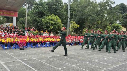 Ảnh 2/17 – HOẠT ĐỘNG ĐỀN ƠN ĐÁP NGHĨA - GIAO LƯU HỌC TẬP